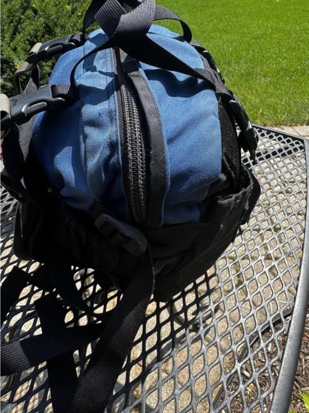 Mountainsmith Trek Navy and Black Hiking Bag with Waist Strap